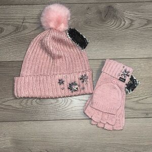 Victoria’s Secret hat & gloves